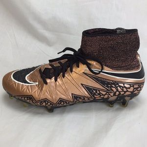 Nike Youth BoyHyperVenom NikeSkin Size 7.5 Cleats